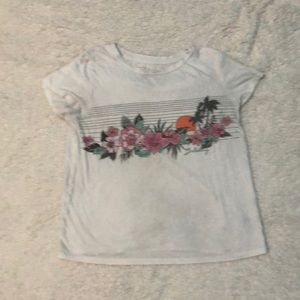 White billowing t shirt